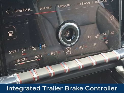 Used 2025 GMC Yukon XL AT4 AWD/4WD image 14