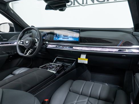 New 2026 BMW 740i xDrive image 14