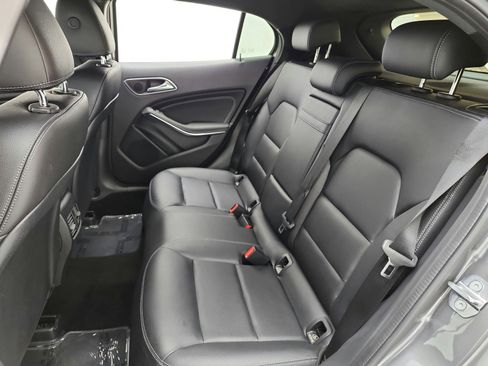 Used 2019 Mercedes-Benz GLA 250 4MATIC image 13
