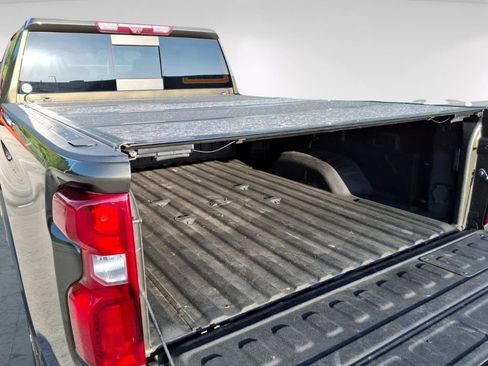 Used 2023 Chevrolet Silverado 2500 LTZ AWD/4WD image 11