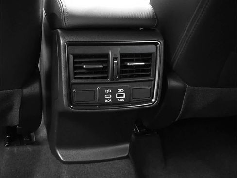 Used 2025 Subaru Forester Limited AWD/4WD image 13