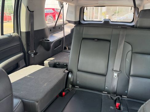 Used 2020 Chevrolet Suburban LT AWD/4WD image 10