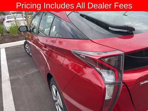 Used 2018 Toyota Prius Three FWD image 5