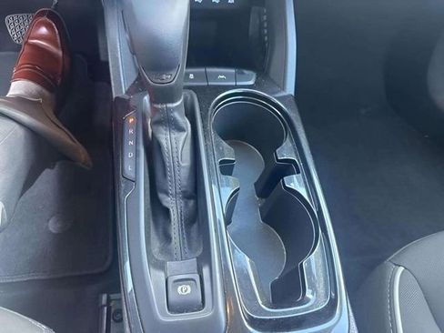 Used 2025 Chevrolet Trax LT FWD image 14