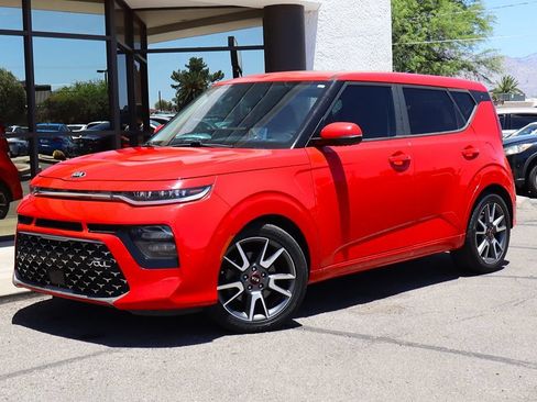Used 2021 Kia Soul Turbo FWD image 2