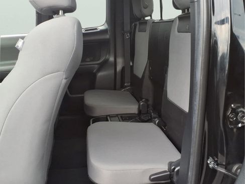 Used 2022 Toyota Tacoma SR RWD image 30