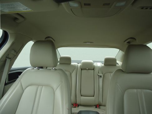 Used 2020 Lincoln MKZ AWD w/ Convenience Package image 30
