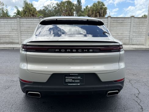 Certified 2025 Porsche Cayenne Coupe AWD/4WD image 11