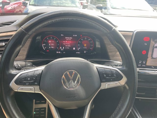 Used 2024 Volkswagen Atlas SEL Premium R-Line AWD/4WD image 32