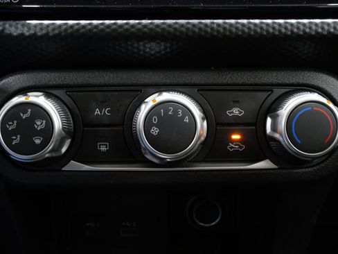 Used 2023 Nissan Kicks SV image 18