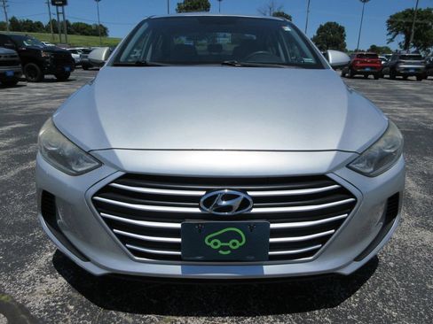 Used 2017 Hyundai Elantra SE FWD image 8