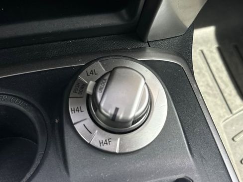 Used 2022 Toyota 4Runner Limited AWD/4WD image 27