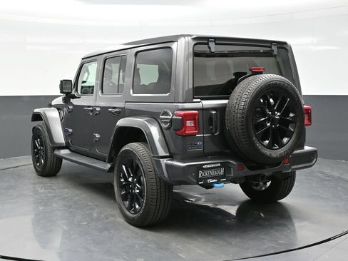 Used 2021 Jeep Wrangler Unlimited Sahara AWD/4WD image 5