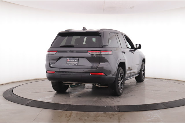 Used 2025 Jeep Grand Cherokee Altitude AWD/4WD image 7