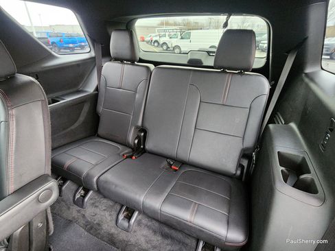 Used 2022 Chevrolet Traverse RS image 7