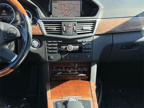 Used 2013 Mercedes-Benz E 350 4MATIC Sedan image 16