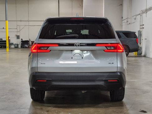 Used 2024 Toyota Grand Highlander AWD image 10