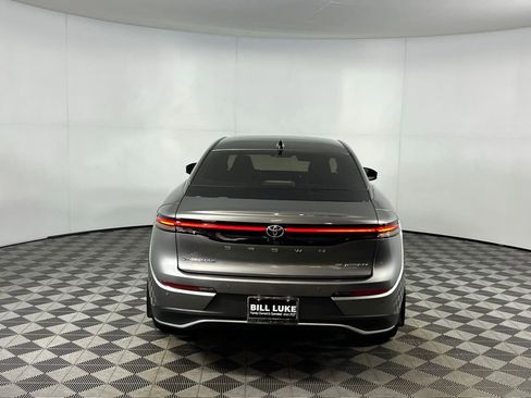 Used 2025 Toyota Crown Platinum image 8