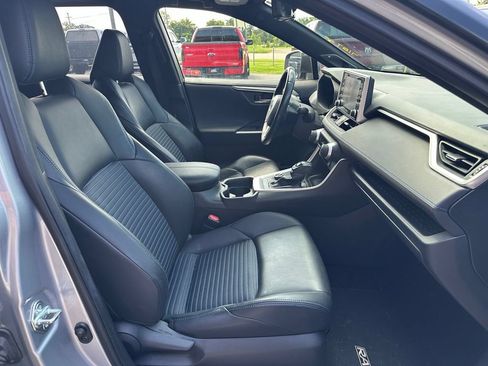 Used 2019 Toyota RAV4 XSE w/ XSE Weather Package AWD/4WD image 6