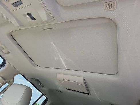 Used 2019 Cadillac Escalade ESV Premium Luxury RWD image 31