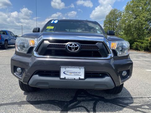Used 2014 Toyota Tacoma 2WD Double Cab w/ SR5 Package image 2