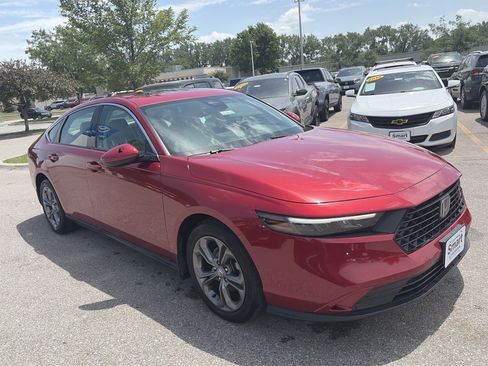 Used 2024 Honda Accord EX image 3
