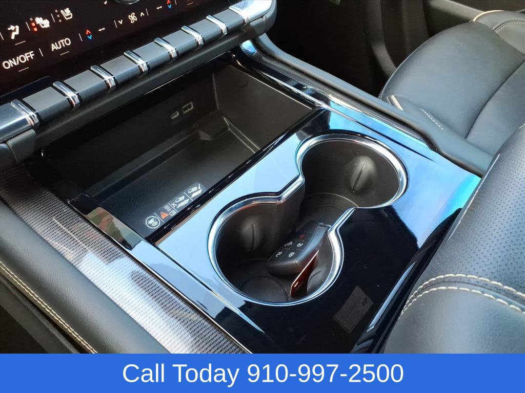 Used 2025 GMC Yukon Elevation w/ Elevation Premium Package AWD/4WD image 26