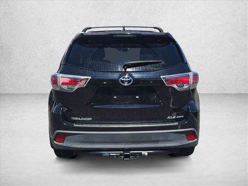 Used 2014 Toyota Highlander XLE AWD/4WD image 6