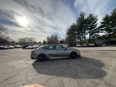 Used 2025 Toyota Camry SE image 14