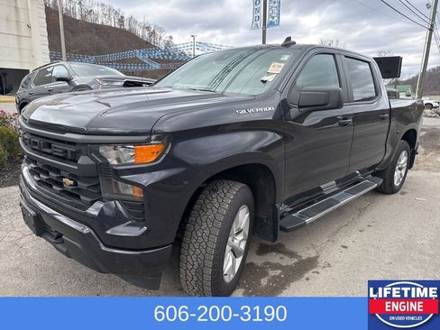 Used 2023 Chevrolet Silverado 1500 Custom image 2