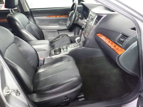 Used 2011 Subaru Outback 2.5i Limited w/ PWR Moonroof Pkg AWD/4WD image 47
