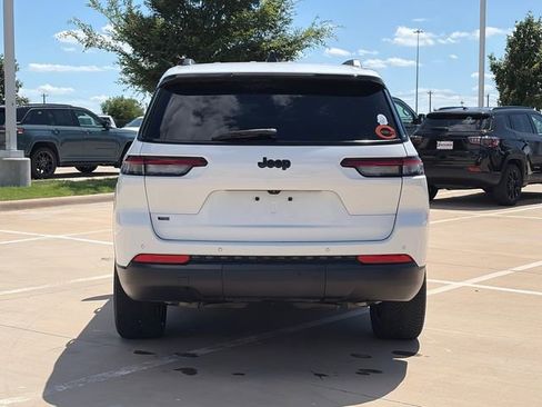 Used 2021 Jeep Grand Cherokee L Laredo RWD image 8