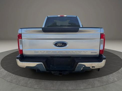 Used 2017 Ford F250 XLT AWD/4WD image 6