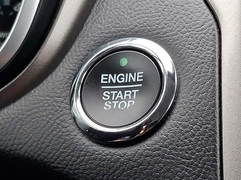 Used 2019 Ford Fusion SE image 25