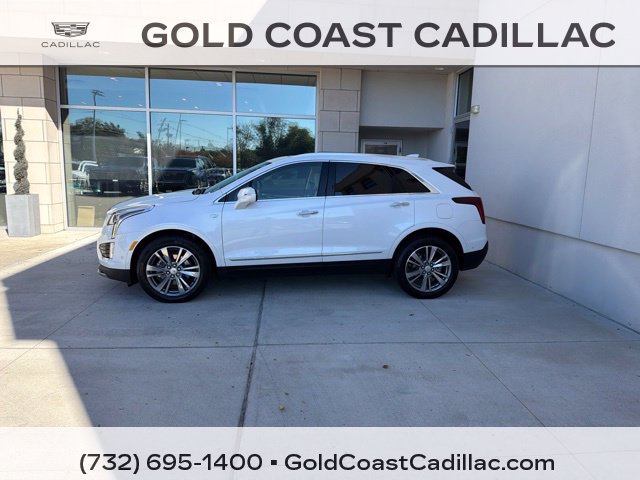 Used 2022 Cadillac XT5 Premium Luxury w/ Technology Package AWD/4WD image 2