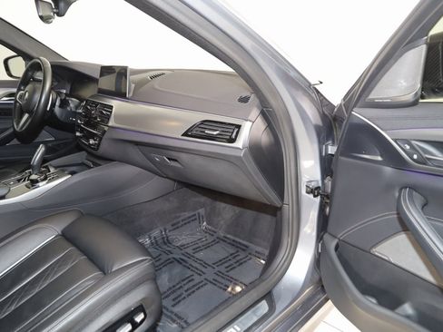 Used 2020 BMW M550i xDrive w/ Premium Package image 48