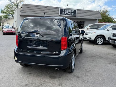 Used 2009 Scion xB FWD image 5