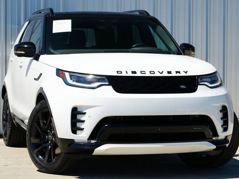 Used 2023 Land Rover Discovery S R-Dynamic image 4