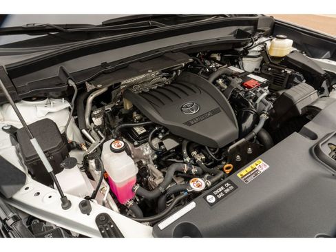 Used 2025 Toyota Grand Highlander FWD image 32