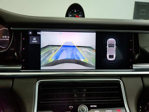 Used 2020 Porsche Panamera 4 image 21