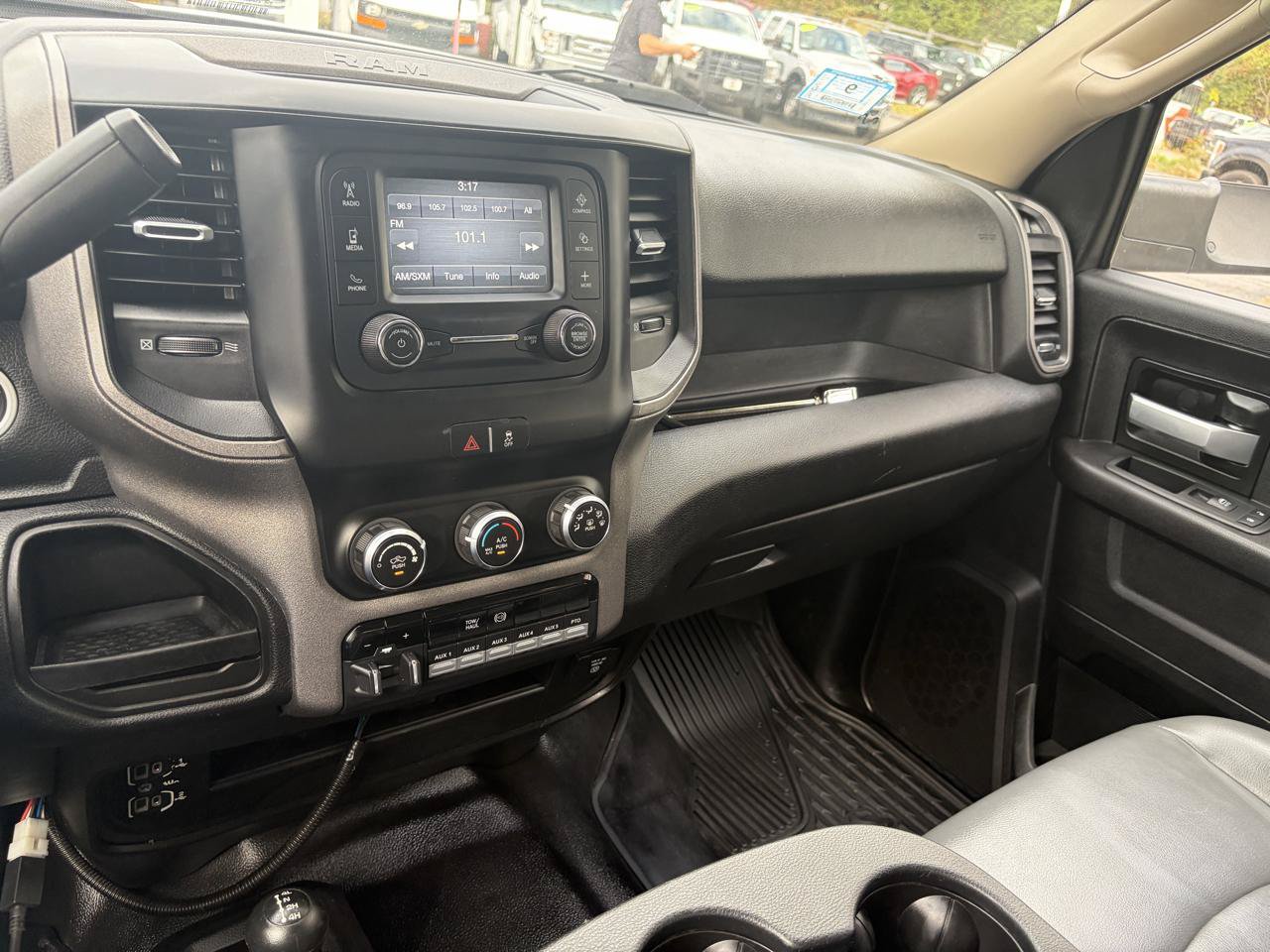Used 2019 RAM 5500 Tradesman w/ Electrical Accessory Group AWD/4WD image 29