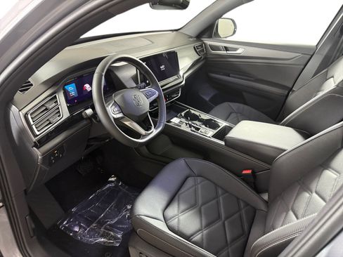 New 2026 Volkswagen Atlas Cross Sport SE AWD/4WD image 2