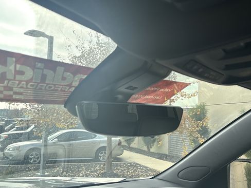 Used 2021 GMC Yukon Denali w/ Denali Premium Package image 27