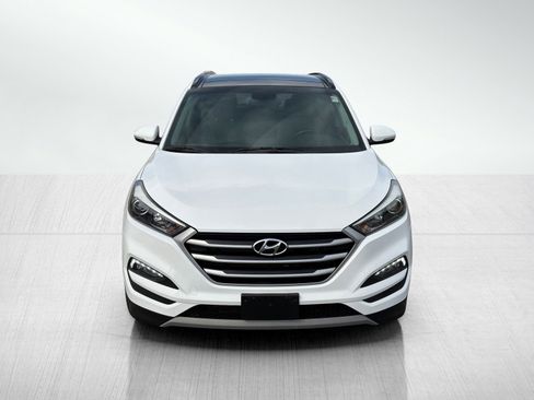 Used 2018 Hyundai Tucson Value AWD/4WD image 2