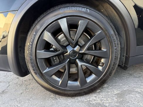 Used 2022 Tesla Model X AWD/4WD image 35