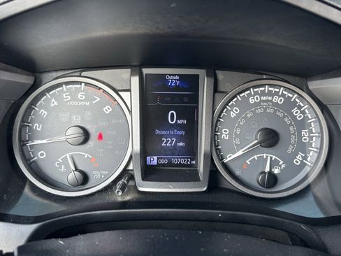 Used 2017 Toyota Tacoma TRD Off-Road image 21