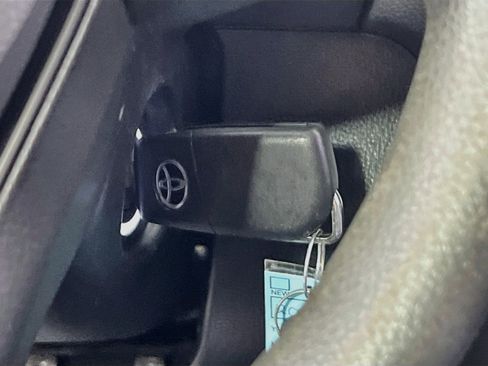 Used 2022 Toyota RAV4 LE FWD image 23