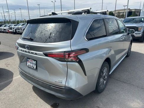 Used 2021 Toyota Sienna LE FWD image 5