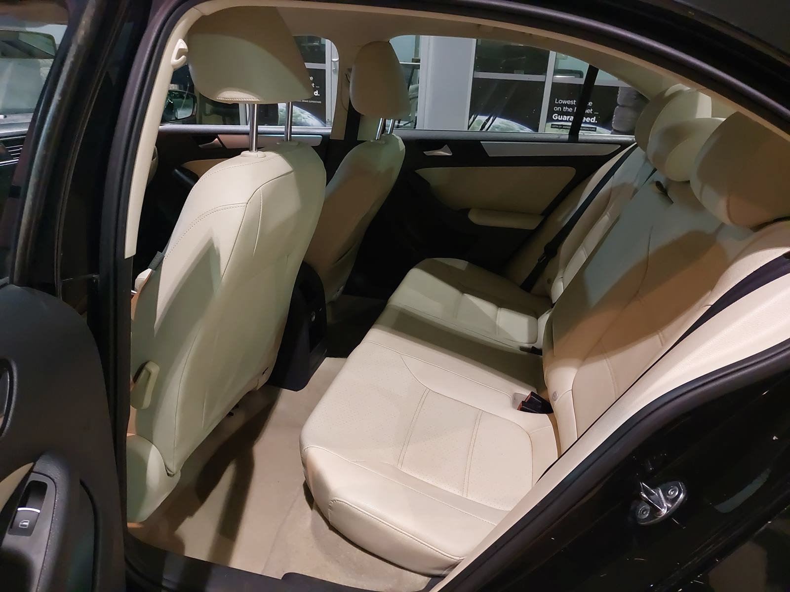 Used 2013 Volkswagen Jetta SE FWD image 14