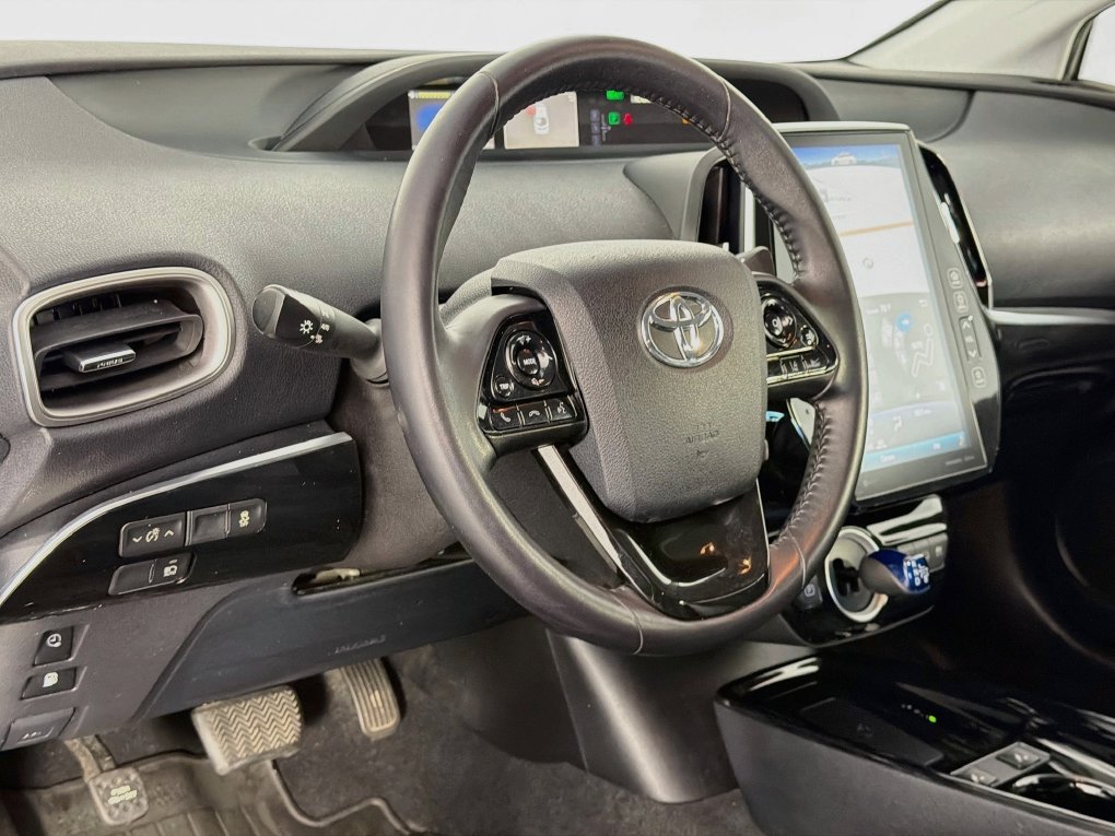 Used 2020 Toyota Prius Prime XLE FWD image 33